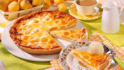 Aprikosen-Tarte mit Rahmguss Rezept - Foto: Maass