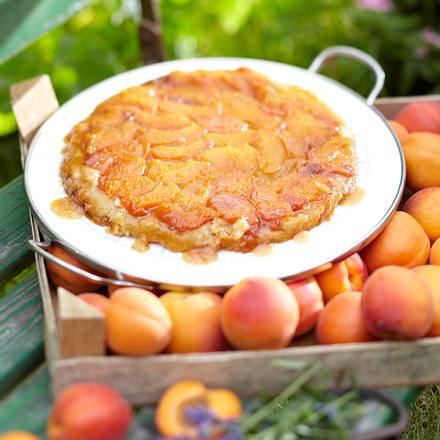 Aprikosen Tarte Tatin mit Crème fraîche Rezept