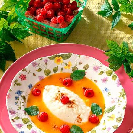 Aprikosenkaltschale mit Milchreis Rezept