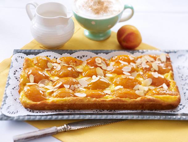 Aprikosenkuchen vom Blech Rezept Aprikosenkuchen vom Blech Rezept