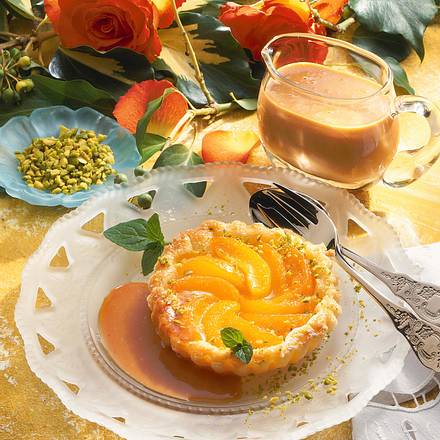 Aprikosentörtchen mit Karamellsoße Rezept Aprikosentörtchen mit Karamellsoße Rezept