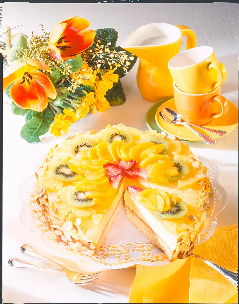 Aranca-Sekt-Torte mit Früchten Rezept Aranca-Sekt-Torte mit Früchten Rezept