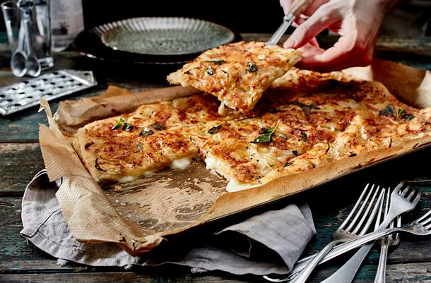 Argentinische Fugazzeta-Pizza Rezept Argentinische Fugazzeta-Pizza Rezept