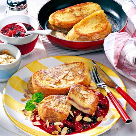 Arme Ritter mit Himbeer-Johanniskompott Rezept Arme Ritter mit Himbeer-Johanniskompott Rezept