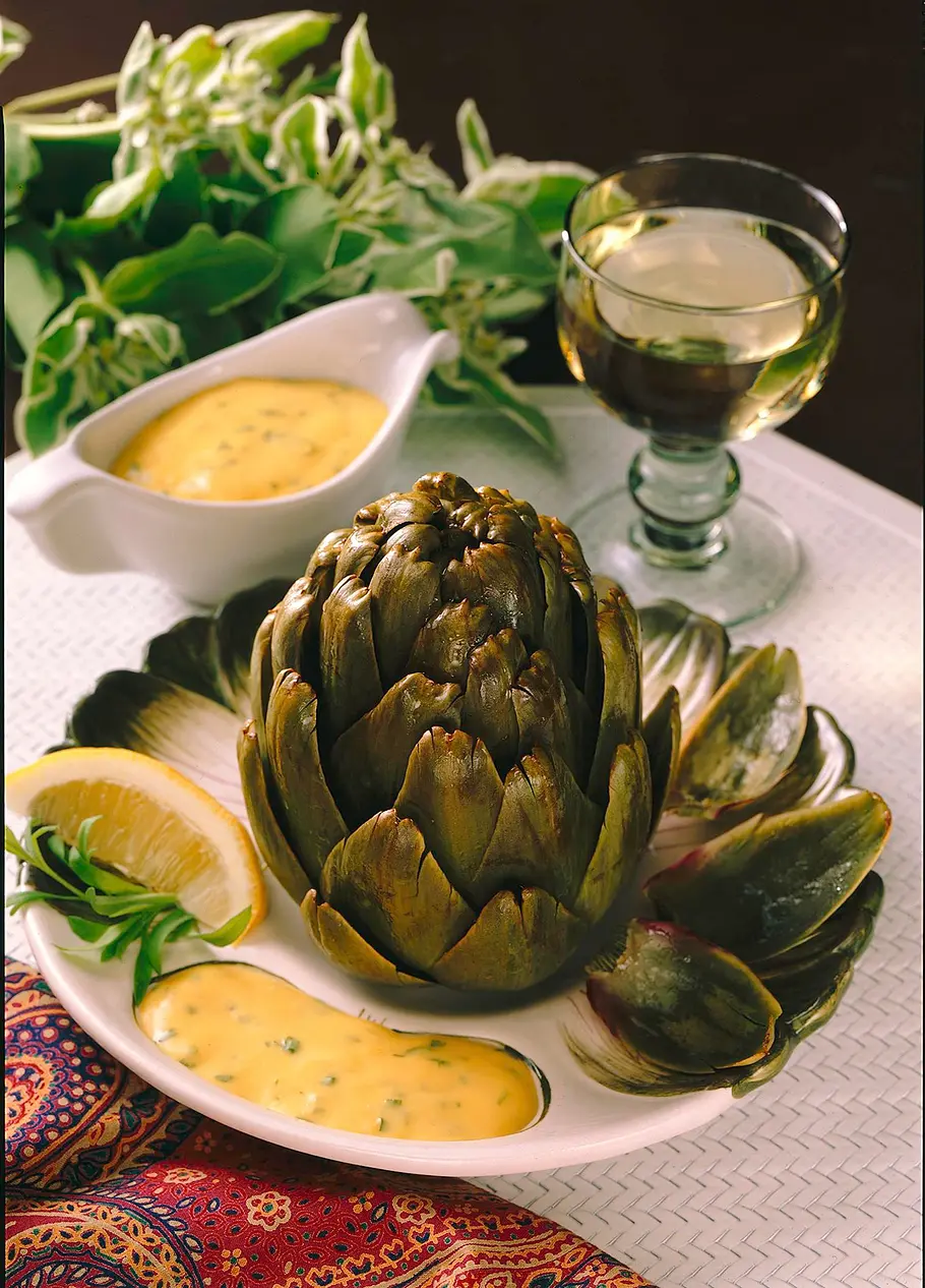 Artischocken mit Estragon-Hollandaise Rezept Artischocken mit Estragon-Hollandaise Rezept
