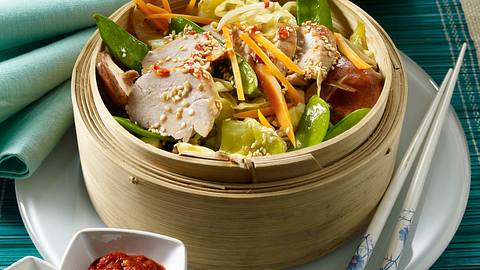 Asia-Gemüse mit Schweinefilet Rezept - Foto: House of Food / Bauer Food Experts KG
