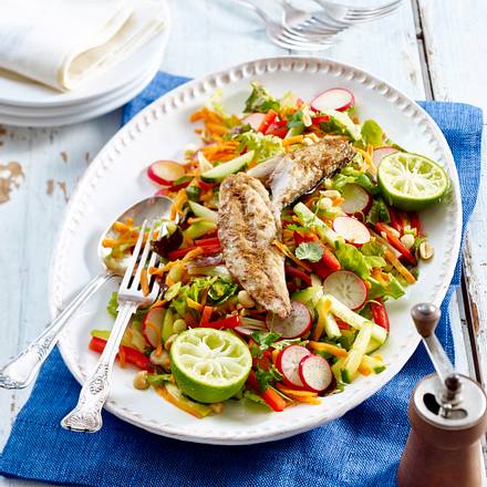 Asia-Salat mit Makrele und roter Paprika Rezept