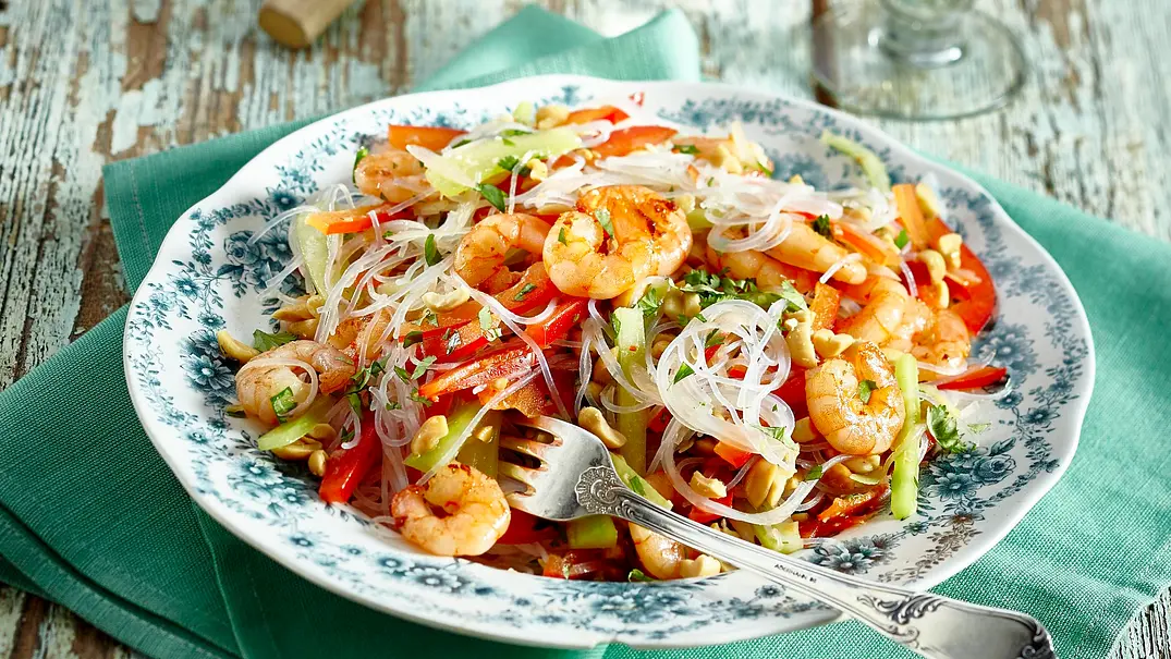 Asia-Sommerrollen-Salat Rezept - Foto: LECKER @ Bauer Media Group Asia-Sommerrollen-Salat Rezept - Foto: LECKER @ Bauer Media Group
