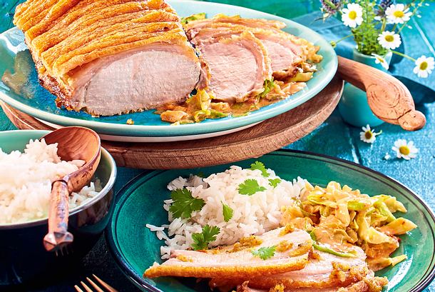 Asia-Spanferkelrücken zu feurigem Rahmspitzkohl Rezept Asia-Spanferkelrücken zu feurigem Rahmspitzkohl Rezept