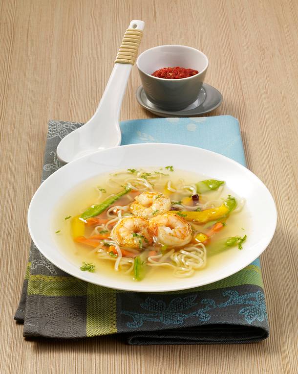 Asia-Suppe mit Garnelen Rezept | LECKER