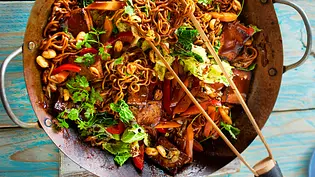 Asia-Wok „Soba-dooba-doo!“ Rezept - Foto: LECKER @ Bauer Media Group