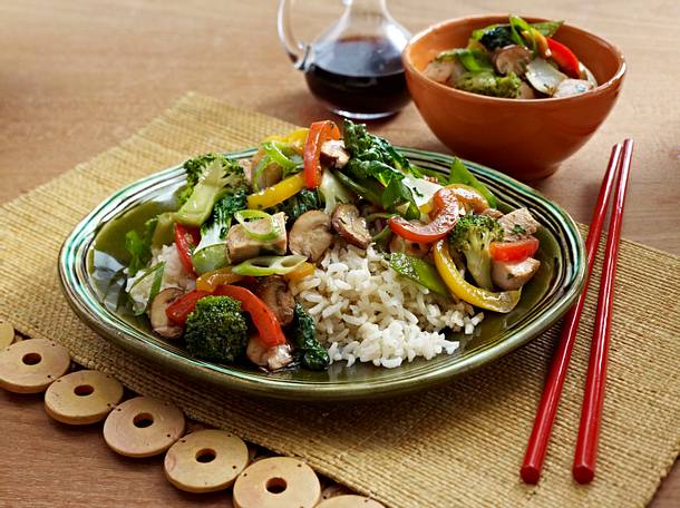 Asian Chicken Veggie Stir Fry with Brown Rice Rezept Asian Chicken Veggie Stir Fry with Brown Rice Rezept