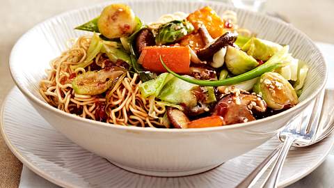 Asiapfanne mit Wintergemüse Rezept - Foto: House of Food / Bauer Food Experts KG
