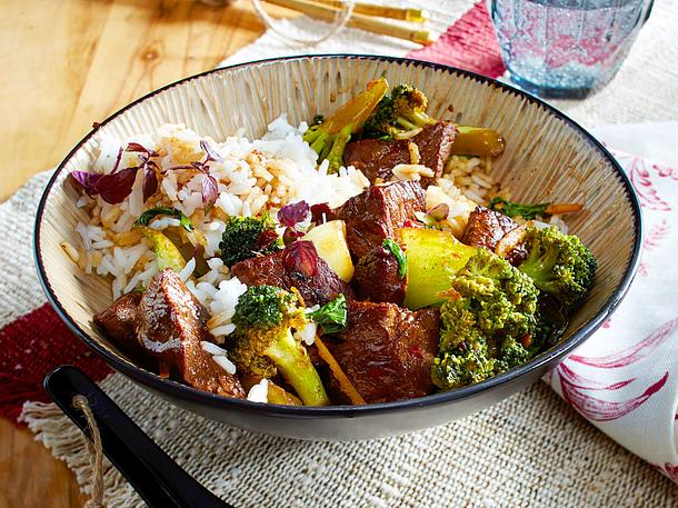 Asiapfanne mit Rindfleisch und Brokkoli Rezept Asiapfanne mit Rindfleisch und Brokkoli Rezept