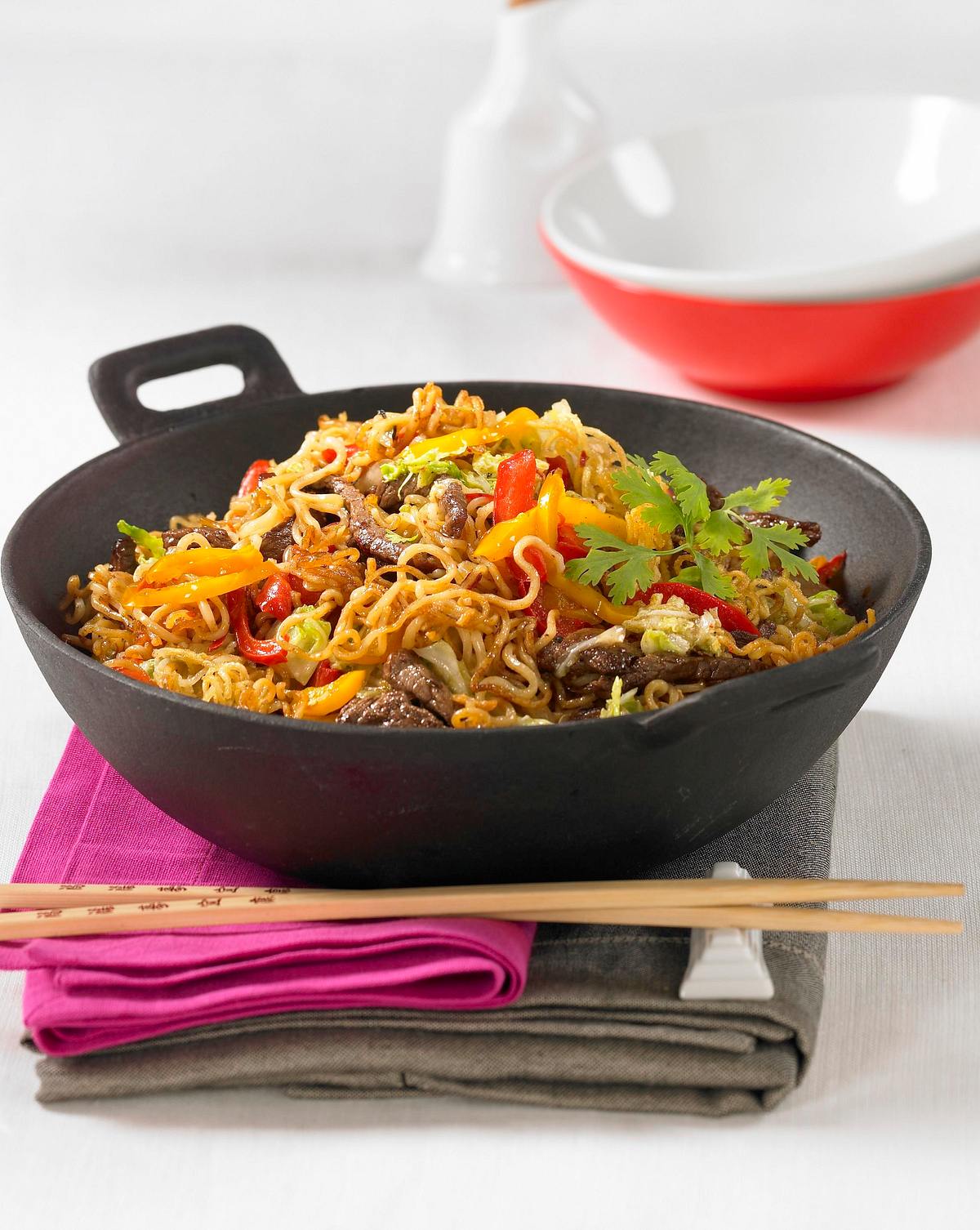 Asiatische Bratnudeln aus dem Wok Rezept