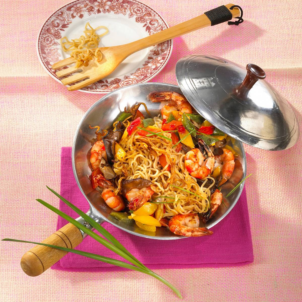 Asiatische Bratnudeln mit Garnelen Rezept