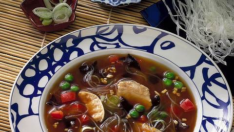 Asiatische Gemüsesuppe Rezept - Foto: Neckermann