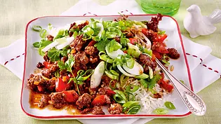 Asiatische Hackpfanne mit Paprika & Ingwer Rezept - Foto: LECKER @ Bauer Media Group Asiatische Hackpfanne mit Paprika & Ingwer Rezept - Foto: LECKER @ Bauer Media Group