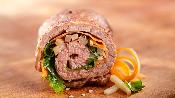 Asiatische Rouladen mit Möhren und Sesam Rezept - Foto: House of Food / Bauer Food Experts KG