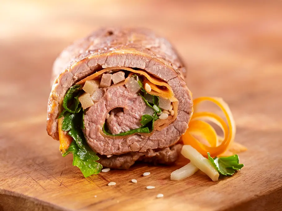 Asiatische Rouladen mit Möhren und Sesam Rezept