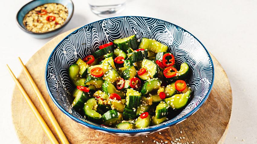 Asiatischer Gurkensalat Rezept - Foto: ShowHeroes
