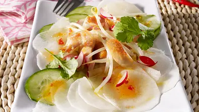 Asiatischer Rettichsalat Rezept - Foto: LECKER @ Bauer Media Group