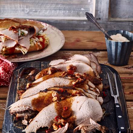 Asiatischer Schweinebraten mit Knusperbröseln Rezept Asiatischer Schweinebraten mit Knusperbröseln Rezept