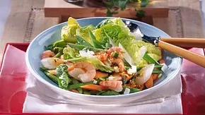 Asiatischer Shrimps-Salat Rezept - Foto: LECKER @ Bauer Media Group