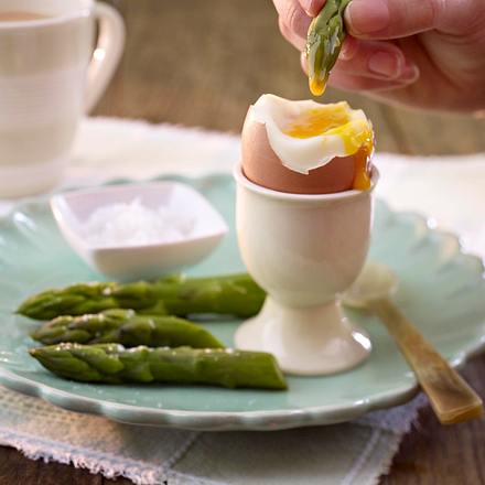 Asparagus "soldiers" with boiled egg Rezept Asparagus "soldiers" with boiled egg Rezept