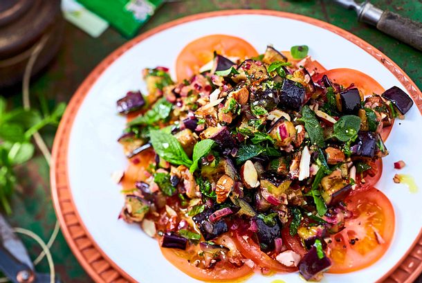 Auberginen-Caponata auf Tomaten-Carpaccio Rezept