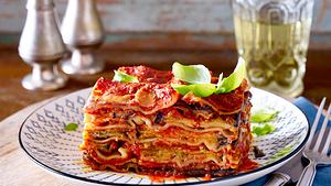 Auberginen-Lasagne Melanzane (vegan) Rezept - Foto: House of Food / Bauer Food Experts KG