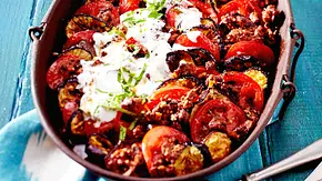 Auberginen-Tomaten-Auflauf mit Beefhack Rezept - Foto: LECKER @ Bauer Media Group Auberginen-Tomaten-Auflauf mit Beefhack Rezept - Foto: LECKER @ Bauer Media Group