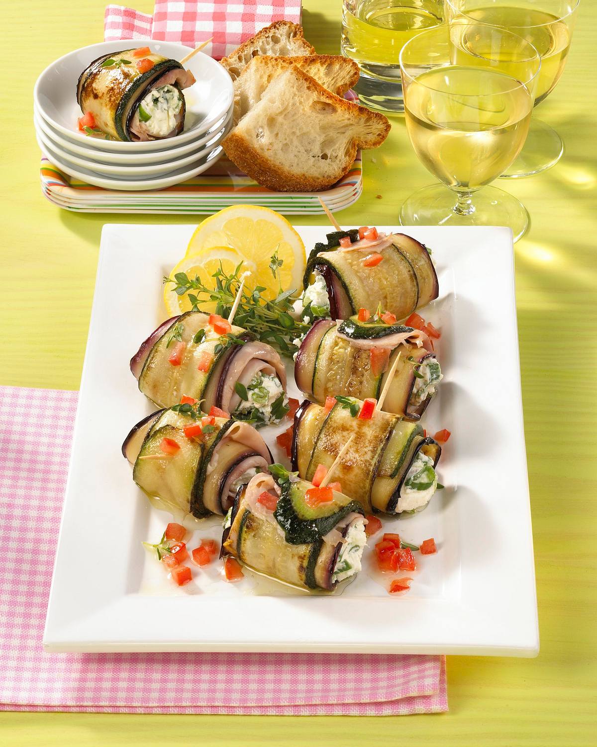 Auberginen-Zucchiniröllchen mit Schinken Rezept
