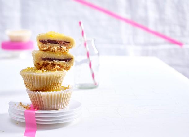Auf Eis gelegte Lemon-Curd-Cupcakes Rezept