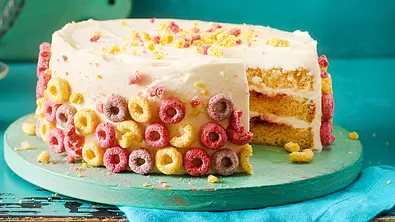 Aufgeweckte Kringel-Torte Rezept - Foto: LECKER @ Bauer Media Group