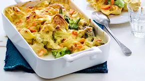 Auflauf mit Tortelloni und Brokkoli Rezept - Foto: LECKER @ Bauer Media Group Auflauf mit Tortelloni und Brokkoli Rezept - Foto: LECKER @ Bauer Media Group