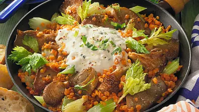 Austernpilzpfanne mit Gorgonzola-Schmandsoße Rezept - Foto: LECKER @ Bauer Media Group