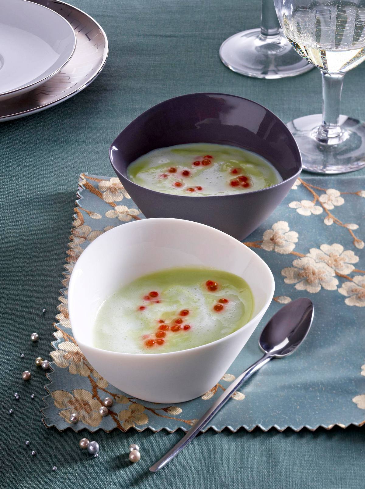 Avocado-Cremesuppe mit Lachsrogen Rezept