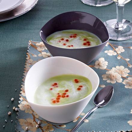 Avocado-Cremesuppe mit Lachsrogen Rezept Avocado-Cremesuppe mit Lachsrogen Rezept