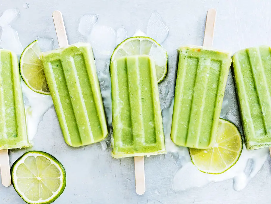 Avocado-Eis am Stiel