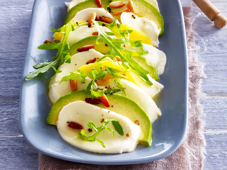Avocado-Mango Caprese-F8764401 Avocado-Mango-Caprese Rezept