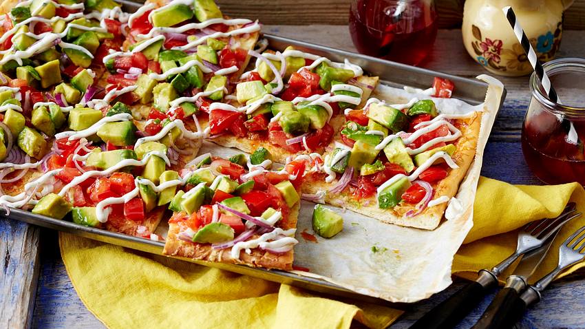 Avocado-Pizza Rezept - Foto: House of Food / Bauer Food Experts KG
