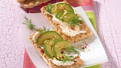 Avocado-Schnitten mit Frischkäse (Diät) Rezept - Foto: LECKER @ Bauer Media Group