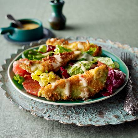 Avocado-Schnitzel auf Salat Rezept Avocado-Schnitzel auf Salat Rezept
