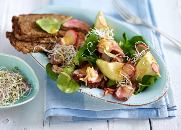 Avocado-Steaksalat mit Sprossen Rezept