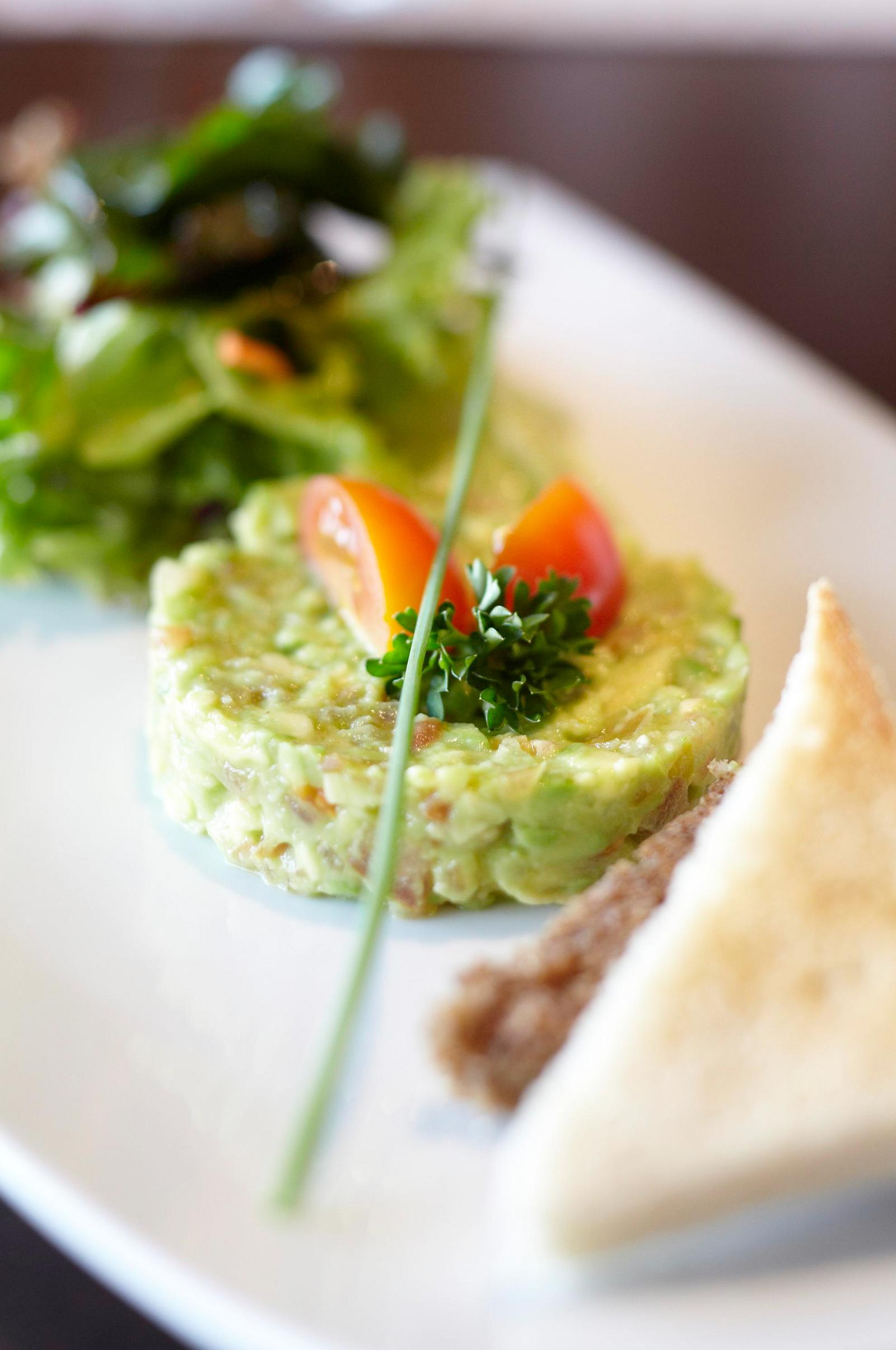 Avocado-Tomaten-Tatar Rezept | LECKER