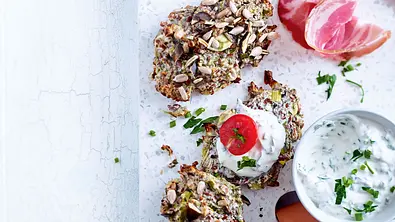 Aztekenbrötchen mit Quarkdip Rezept - Foto: LECKER @ Bauer Media Group