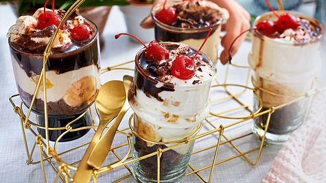 „Ba-na-na-na, Stayin’ Alive“-Dessert im Glas Rezept - Foto: House of Food / Bauer Food Experts KG