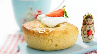 Babas (Hefeküchlein) Rezept - Foto: LECKER @ Bauer Media Group