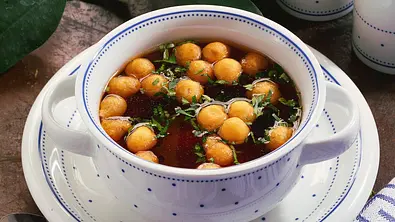 Backerbsensuppe Rezept - Foto: LECKER @ Bauer Media Group